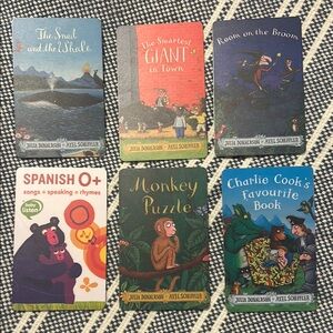 Yoto Cards: 5 Julia Donaldson Children's Book Set +Spanish music songs & rhymes